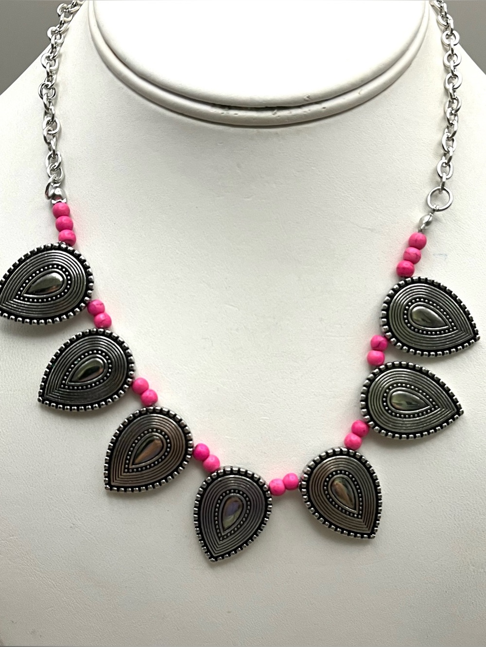Boho Silver Tone Teardrop Statement Necklace Hot Pink Beaded Bib Choker Tribal